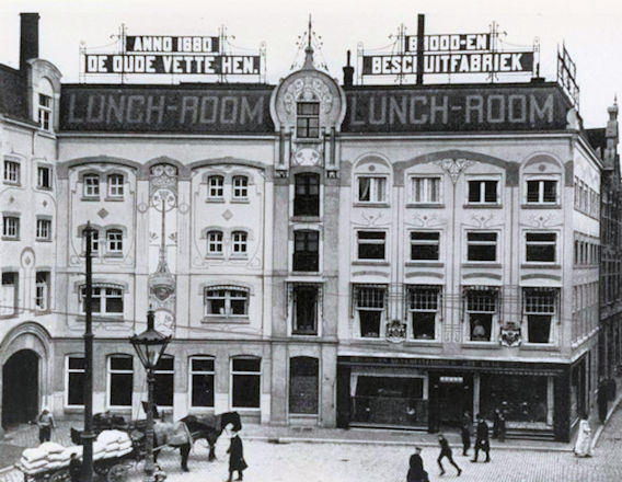 1913 - Oude Vette Hen op de Dagelijkse Groenmarkt zw